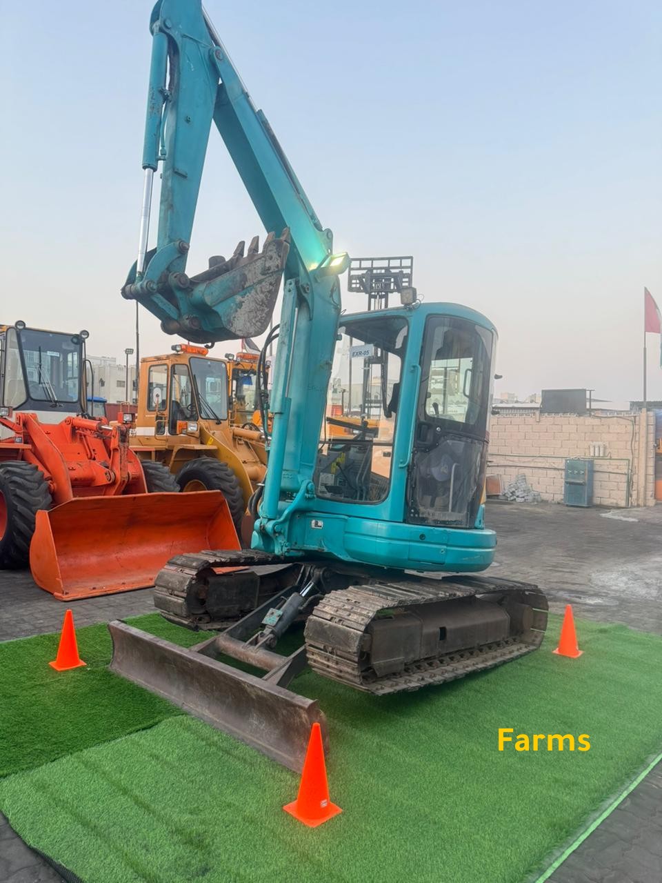 🚜 حفار كوماتسو PC40-1 – الأداء الياباني في م